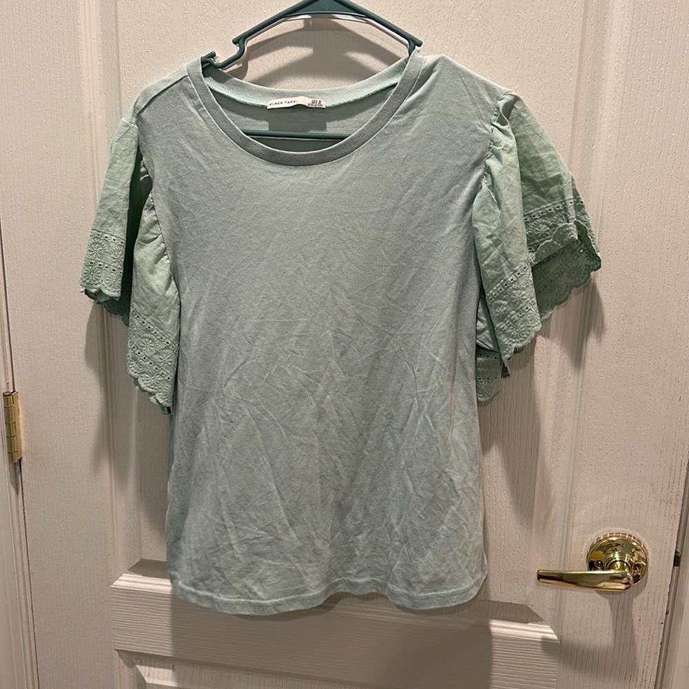 Short sleeve teal top!! Size M
